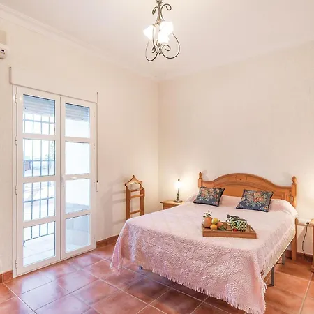 6 Bedroom Beautiful In Сasa de vacaciones Huelva