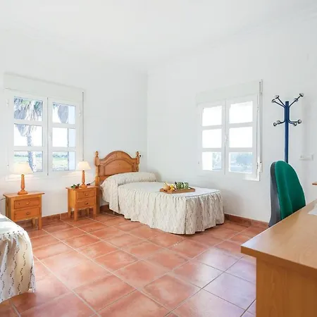 6 Bedroom Beautiful In *