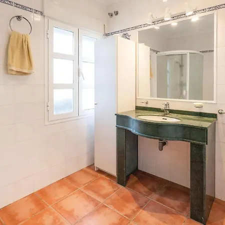 6 Bedroom Beautiful In Huelva
