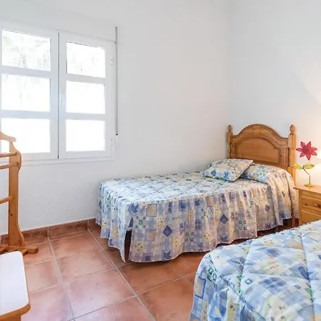 Holiday home 6 Bedroom Beautiful In Huelva