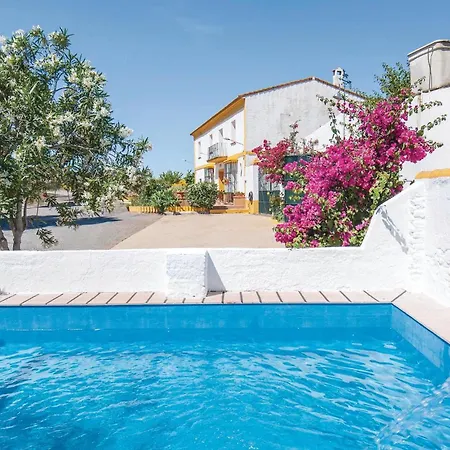 Holiday home 6 Bedroom Beautiful In Huelva